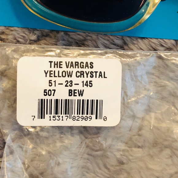 NEW AUTHENTIC PENGUIN THE VARGAS SUNGLASS CRYSTAL - Picture 2 of 8